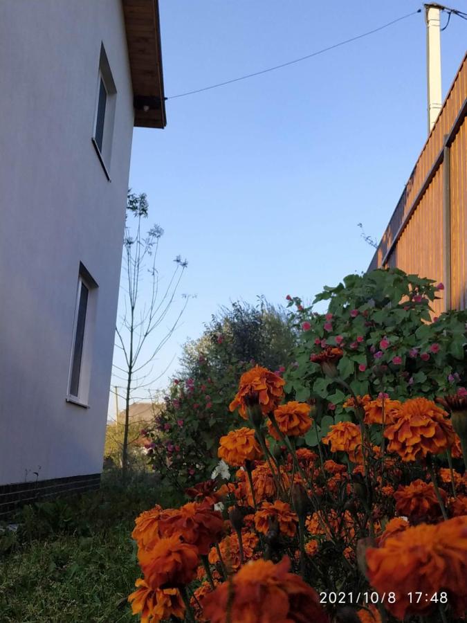 Nestg Guest House Pilipets Dış mekan fotoğraf
