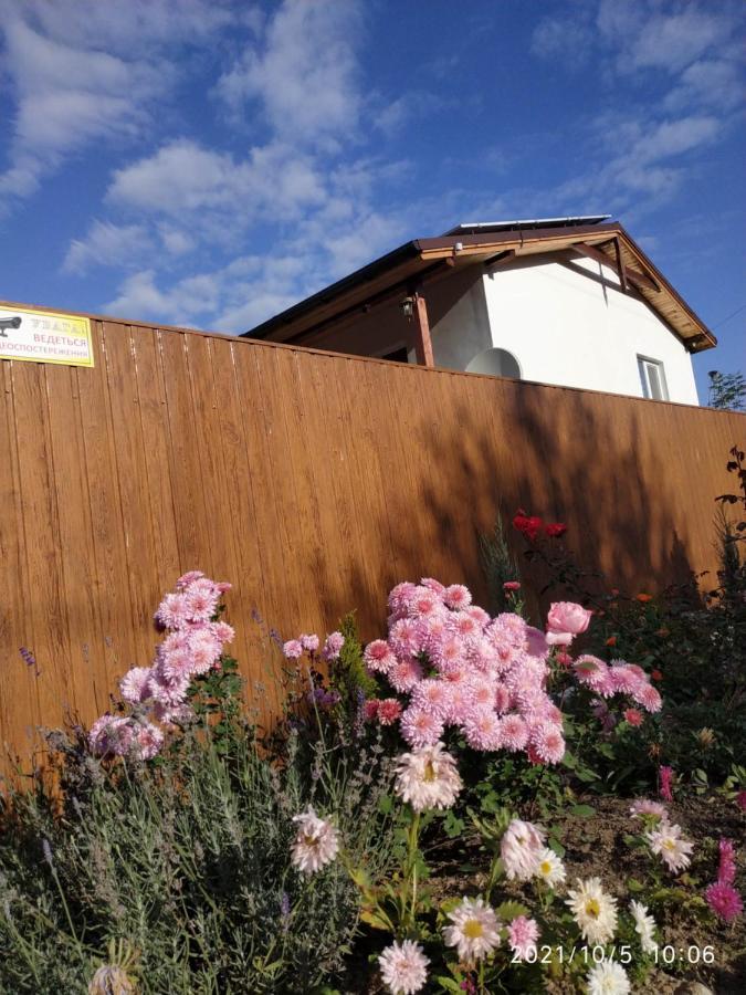 Nestg Guest House Pilipets Dış mekan fotoğraf