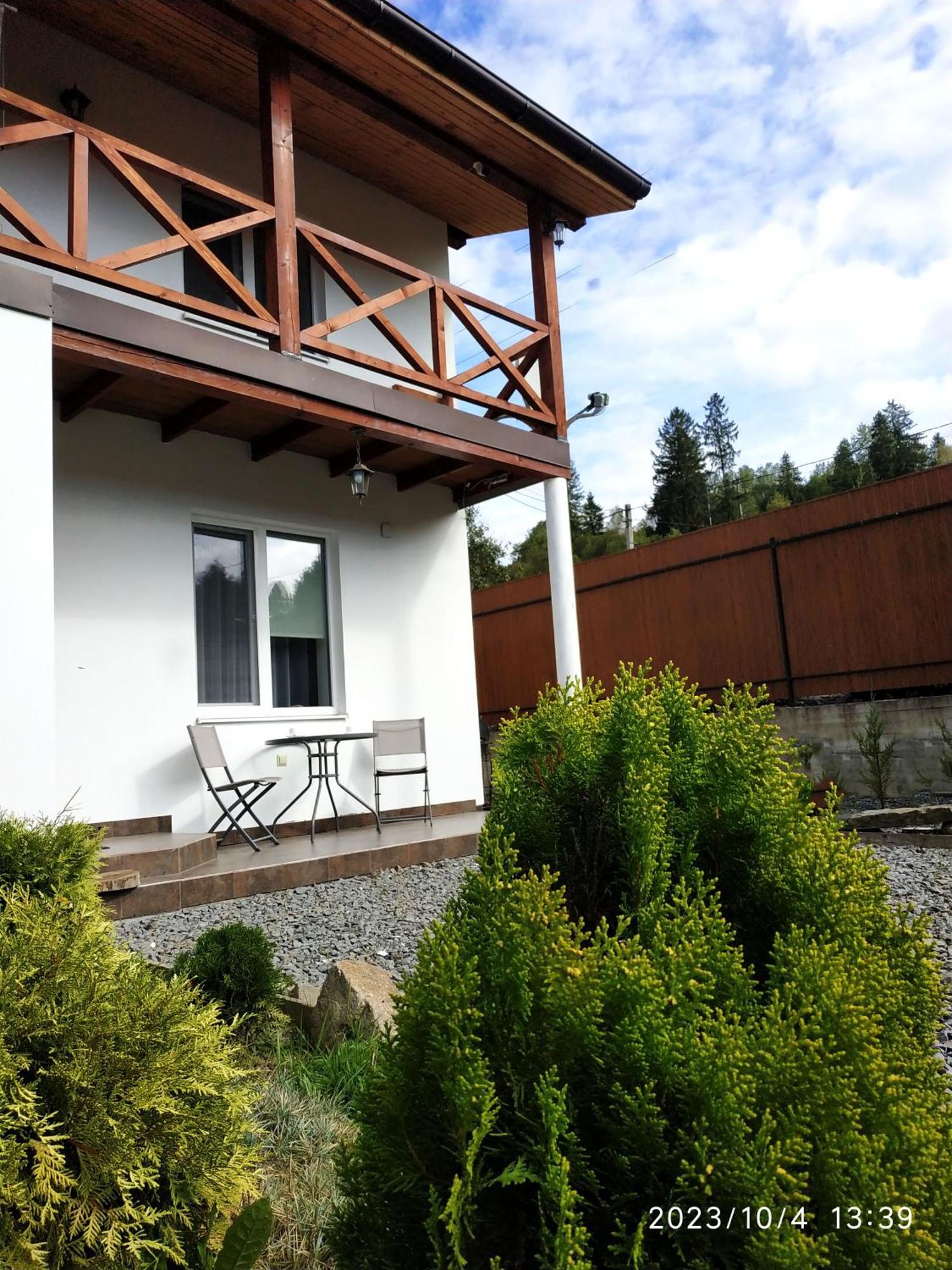 Nestg Guest House Pilipets Dış mekan fotoğraf
